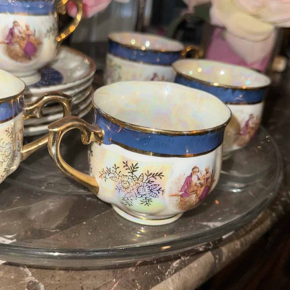 Vintage Tea Cups & Saucers Set of 5 Victorian Courting Couple Made In JapanNOS - Picture 6 of 9